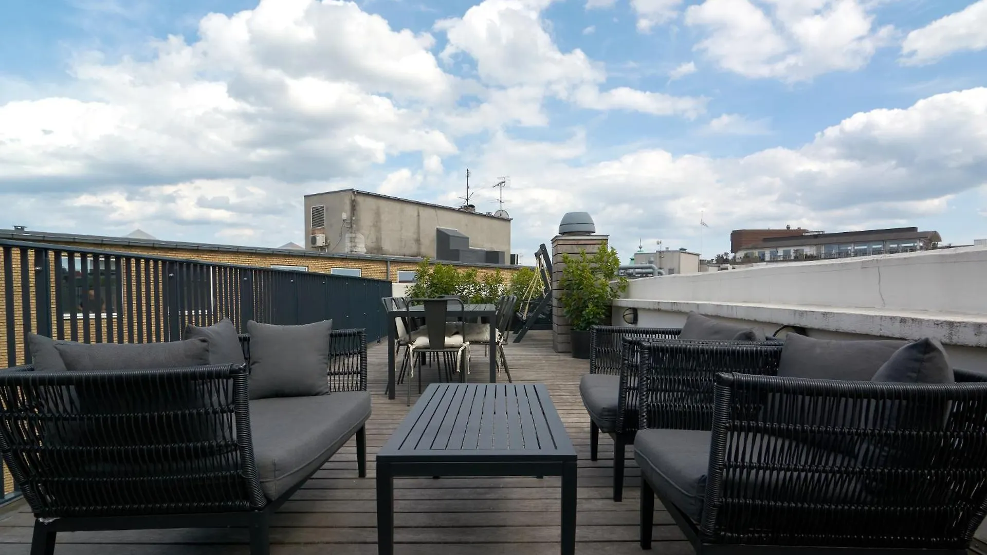 Luxury Penthouse - Private Balcony - Heart Of Copenhagen Apartment